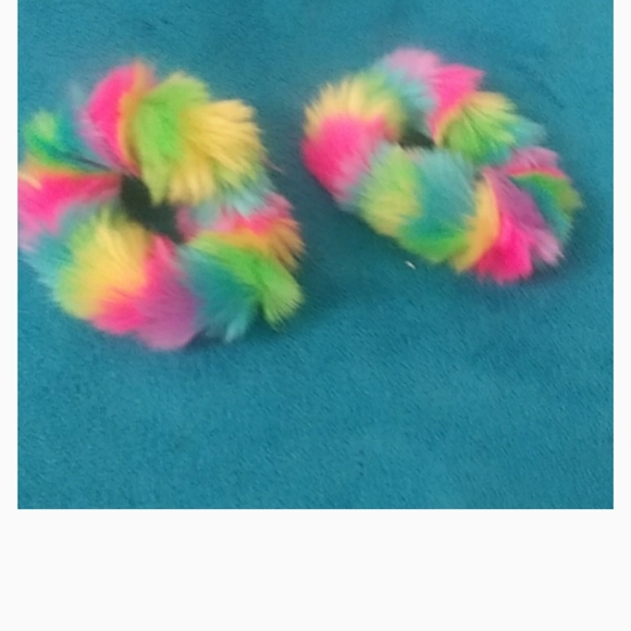 Colorful Furry scrunchies - Picture 2 of 7